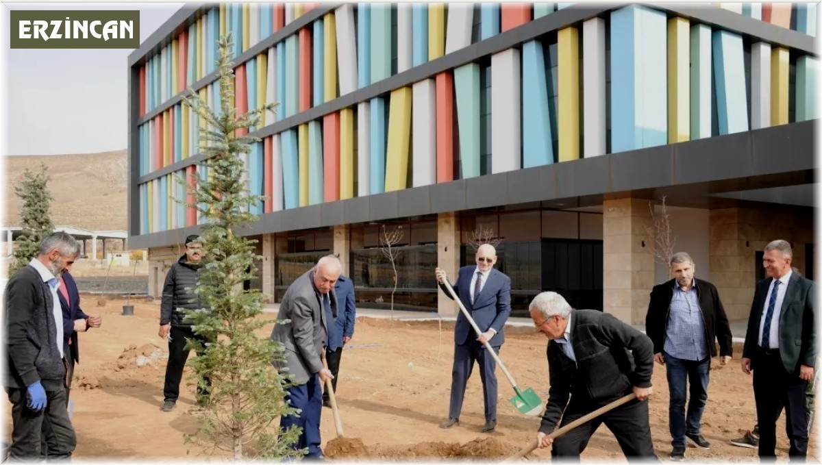 EBYÜ'de fidanlar toprakla buluştu