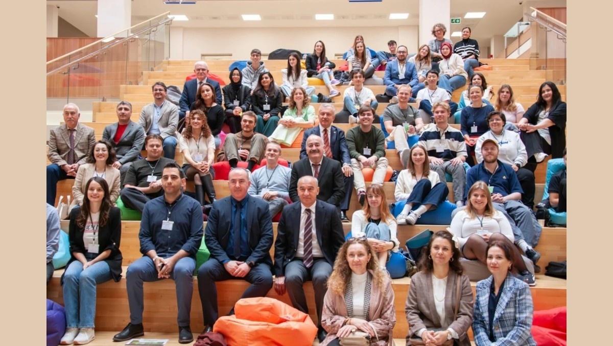 EBYÜ'de "Global Englishes in Language Teaching Programı"nın açılışı gerçekleştirildi