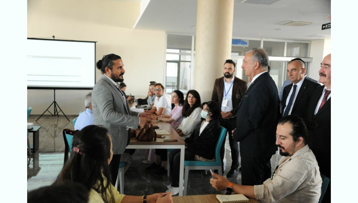 EBYÜ'de Program Yeterlilikleri Çalıştayı ve Öğretim Yetkinliği Geliştirme Eğitimi gerçekleştirildi