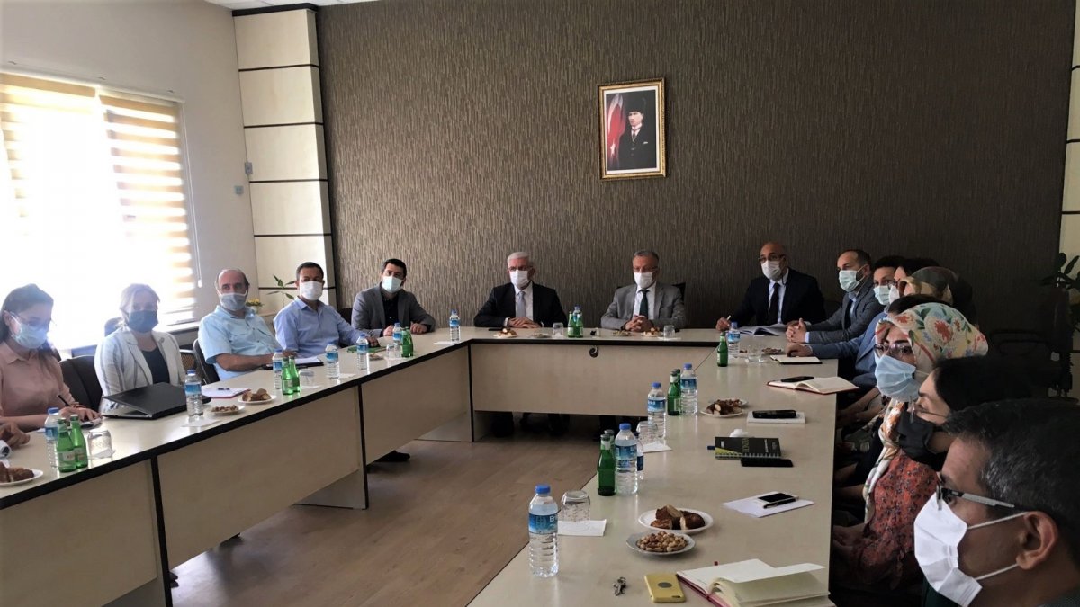 EBYÜ Eczacılık Fakültesi'nde kalite toplantısı yapıldı