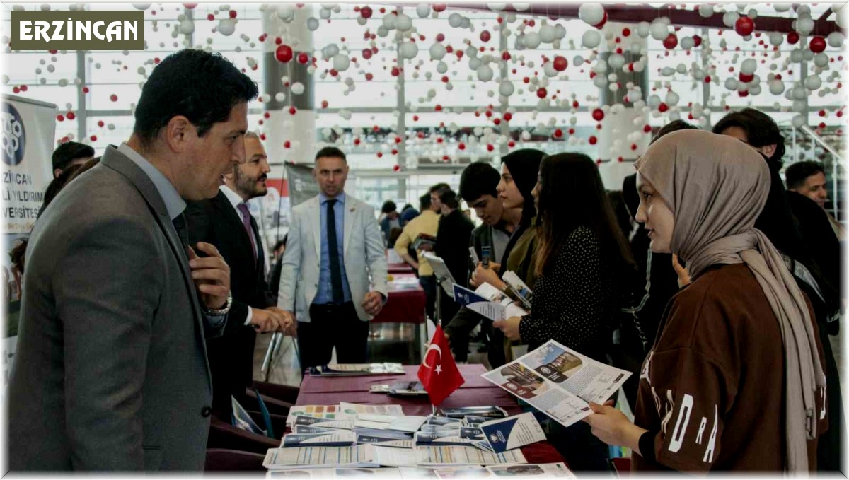 EBYÜ'lü akademisyenler üniversite adayı gençlerle buluştu