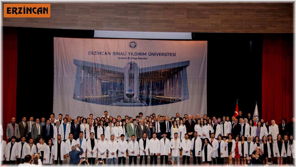 Eczacılar önlük giydi