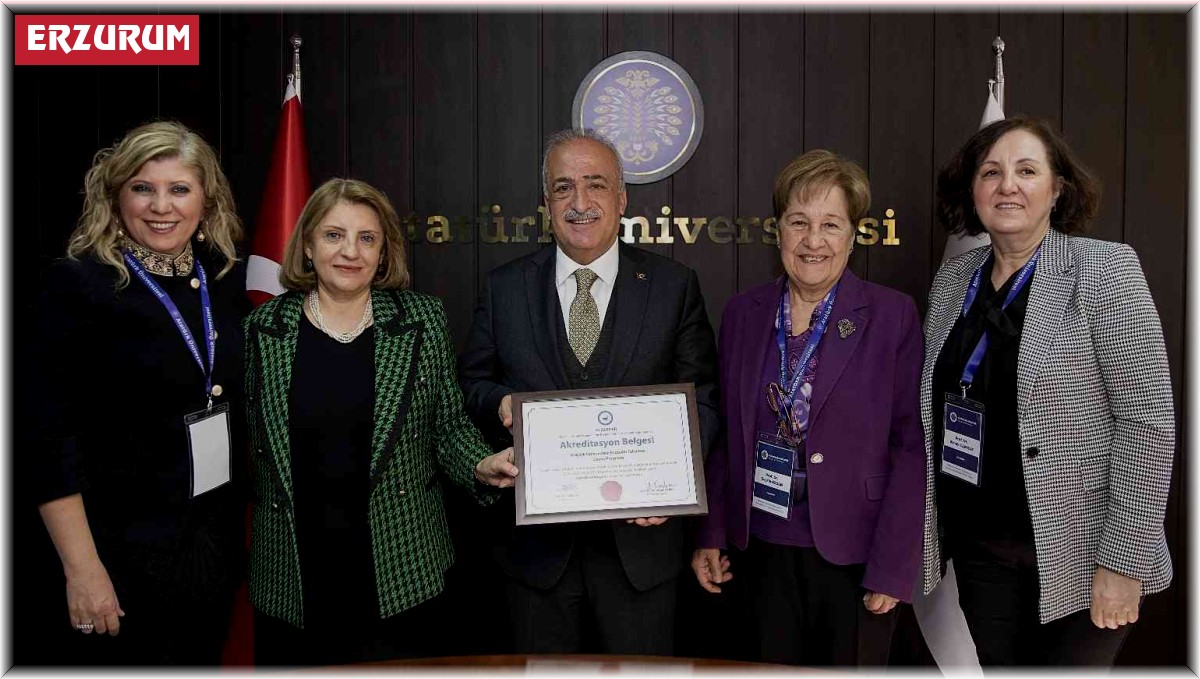 Eczacılık Fakültesi, düzenlenen törenle akreditasyon belgesini aldı