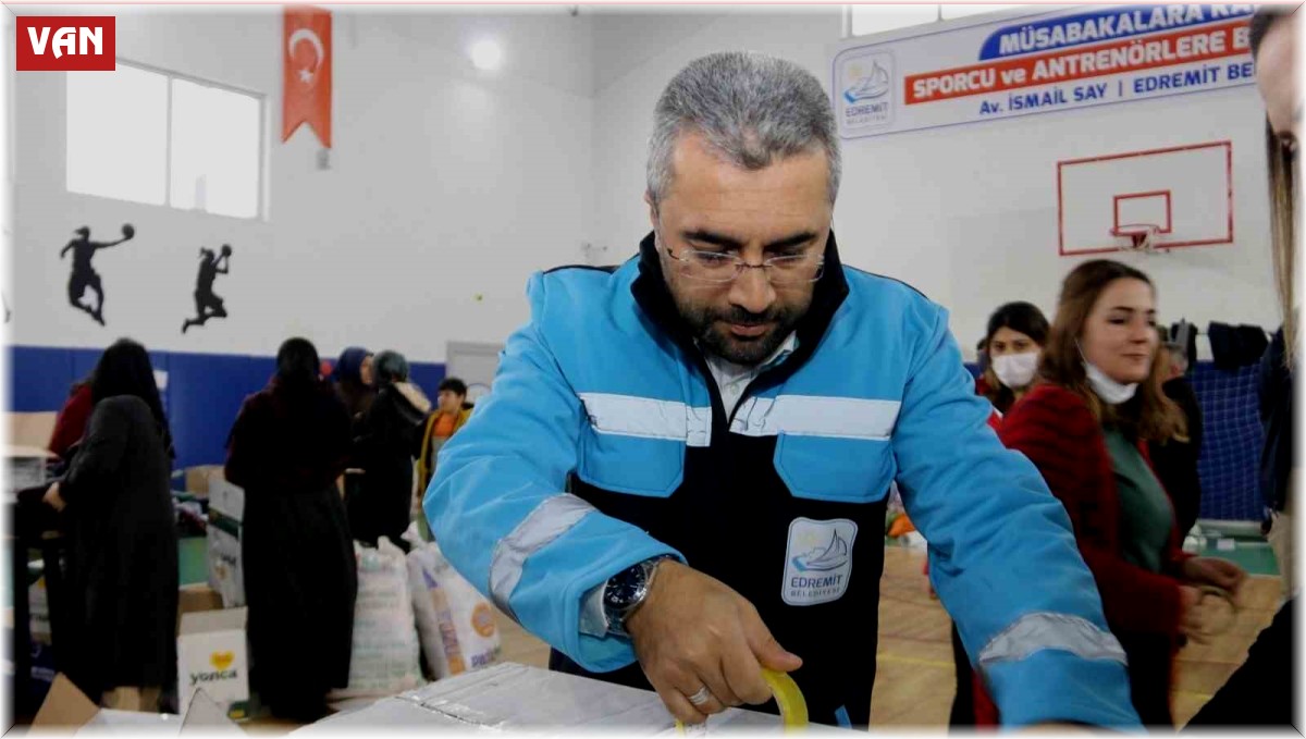 Edremit Belediyesi 27 kamyon yardım filosu ve personeli ile bölgede