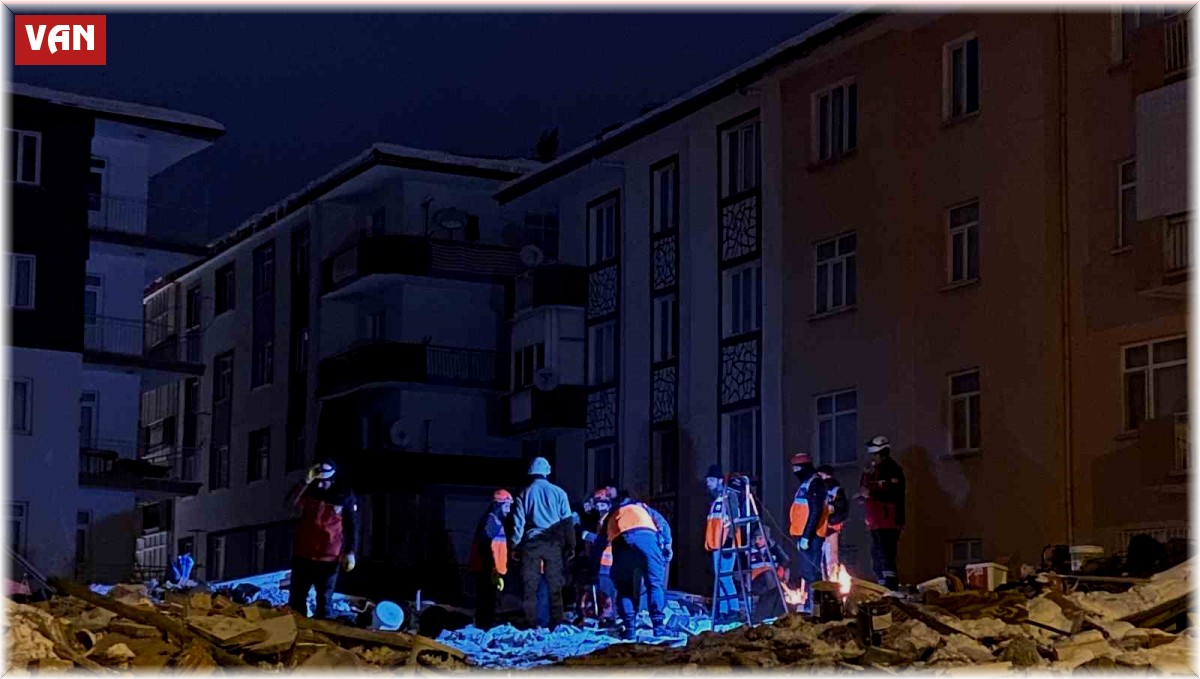 Edremit Belediyesi ekipleri bir anneyi ve bir çocuğu daha kurtardı