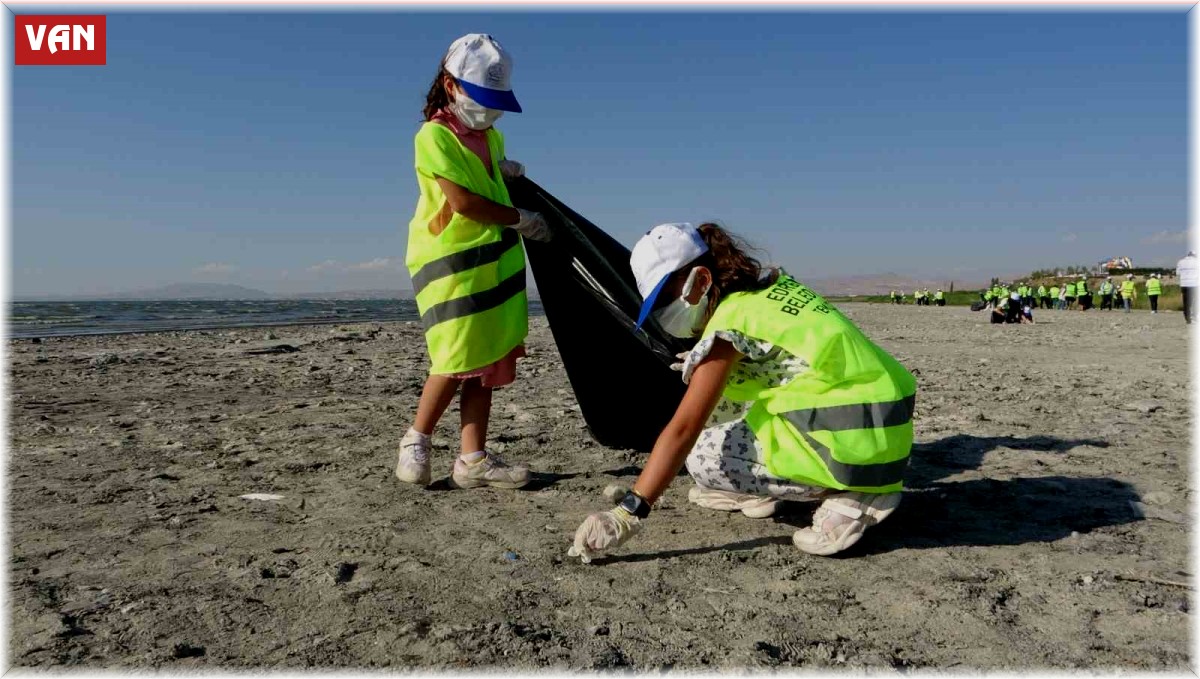 Edremit Belediyesinden çevre temizliği şenliği