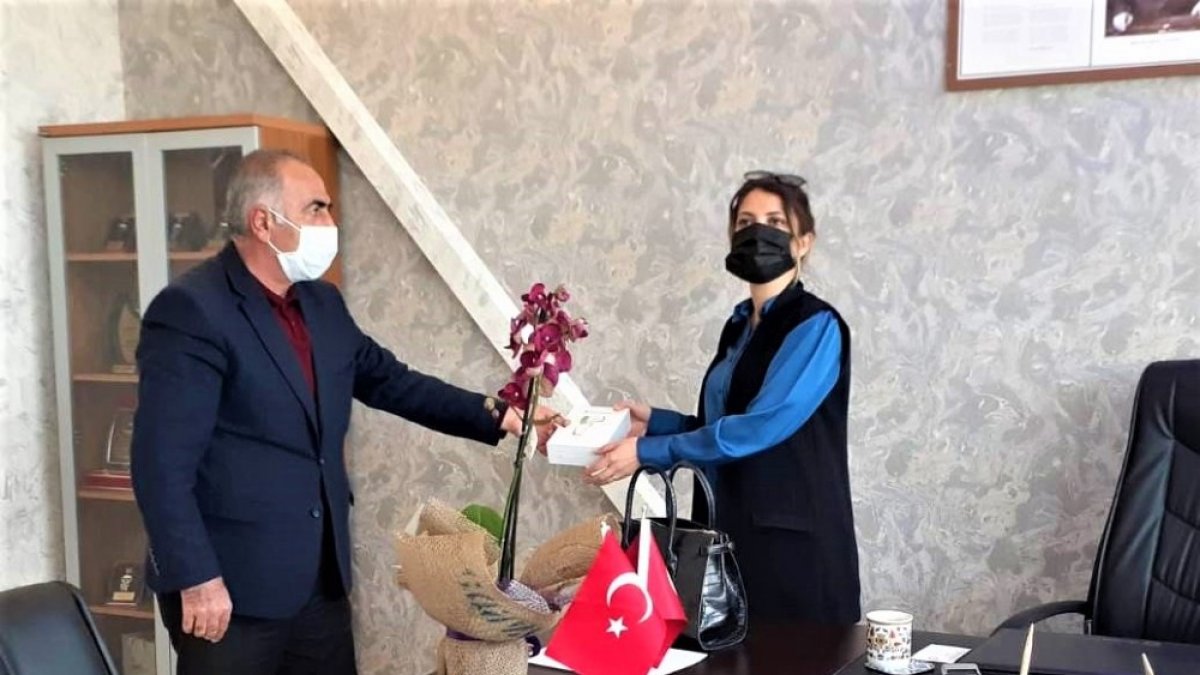 Edremit Belediyesinden okullara ateş ölçer cihazı