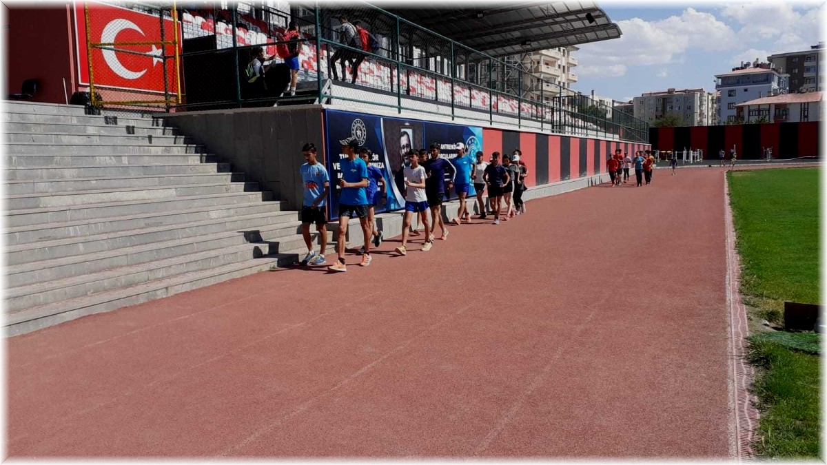 Edremit Belediyesinin BESYO kursları ile üniversiteye yerleştiler