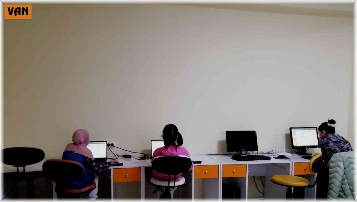 Edremit BİLSEM'in ortak olduğu "Codingwith Scratch" eTwinning projesiyle çocuklar kodlama öğreniyor