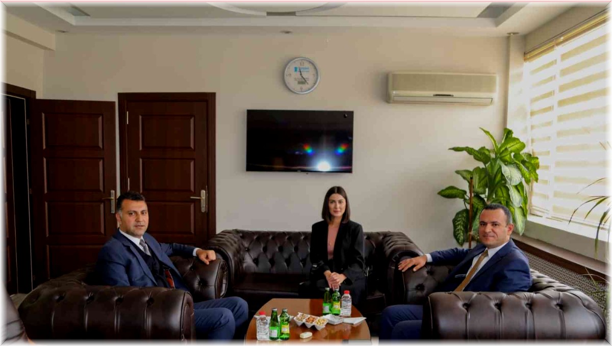 Edremit Kaymakamı Türkman'dan Muradiye Kaymakamı Savar'a ziyaret