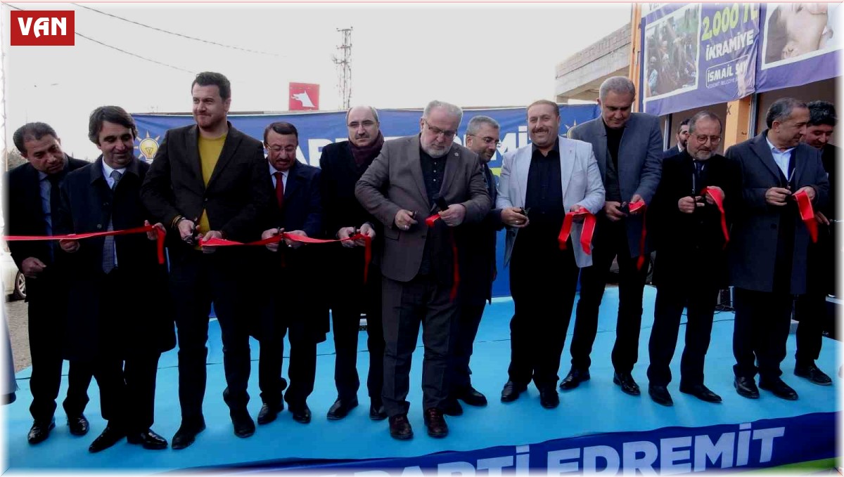Edremit'te AK Parti'nin seçim koordinasyon merkezi törenle açıldı