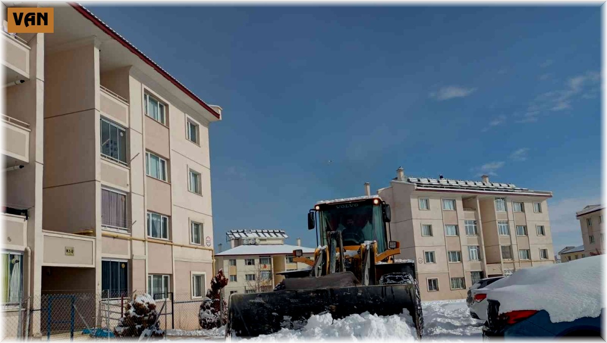 Edremit'te karla mücadele çalışması