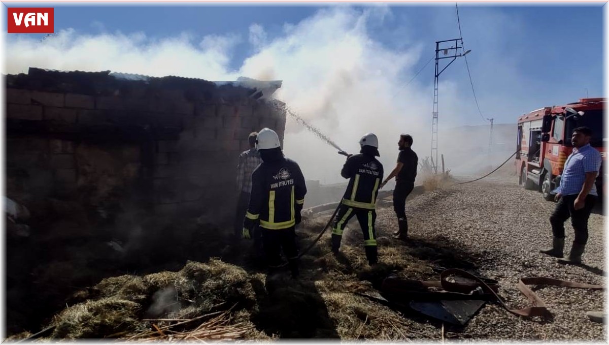 Edremit'te samanlık yangını