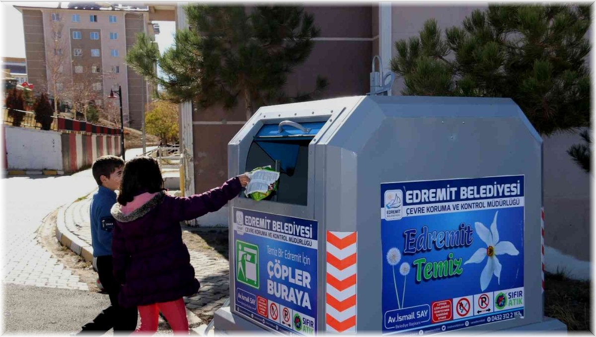 Edremit'te teknolojik çöp toplama sistemi hizmete girdi