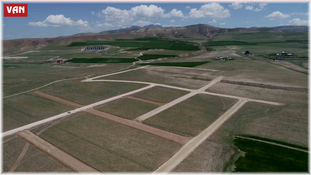 Edremit'te yeni yaşam alanları kazandırma çalışmaları sürüyor