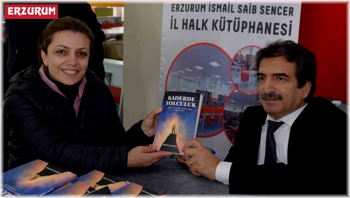 Efe, 'Kadere yolculuk' kitabını imzaladı