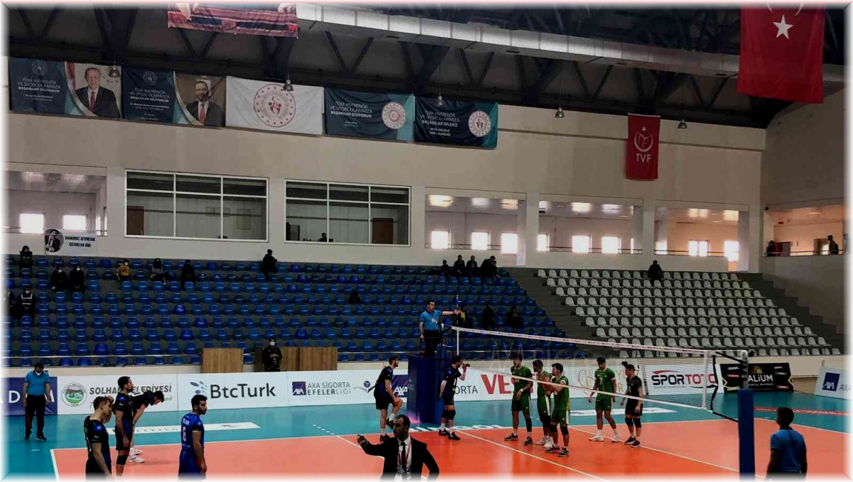 Efeler Ligi: Bingöl Solhan Spor: 2 - Halkbank: 3