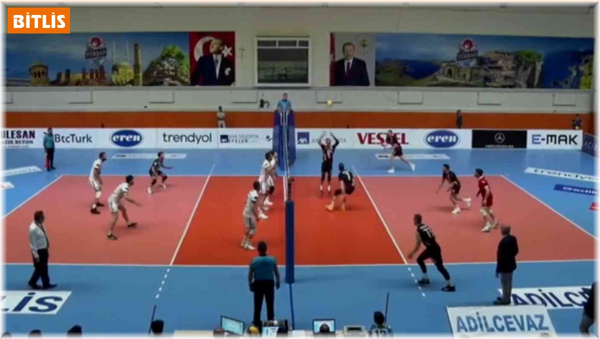 Efeler Ligi: TÜRŞAD: 3 - Spor Toto: 2