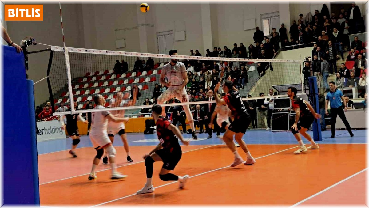 Efeler Ligi: TÜRŞAD: 3 - Spor Toto SK: 1