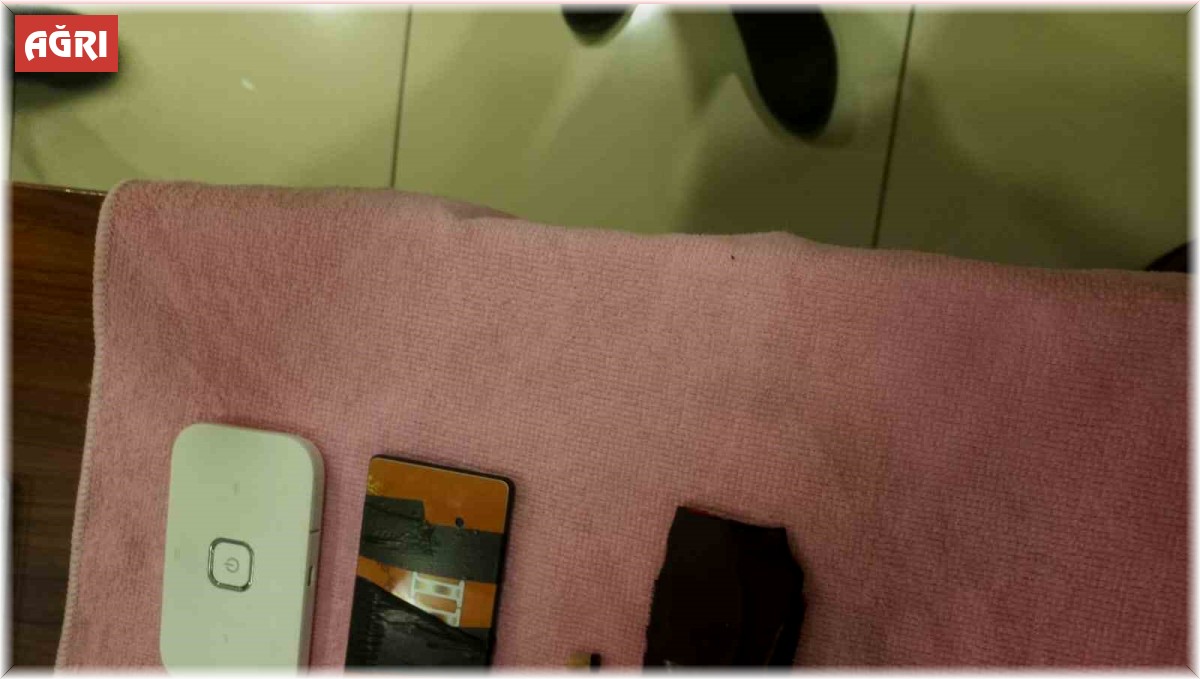 Ehliyet sınavında 'kopya' düzeneğiyle yakalandı