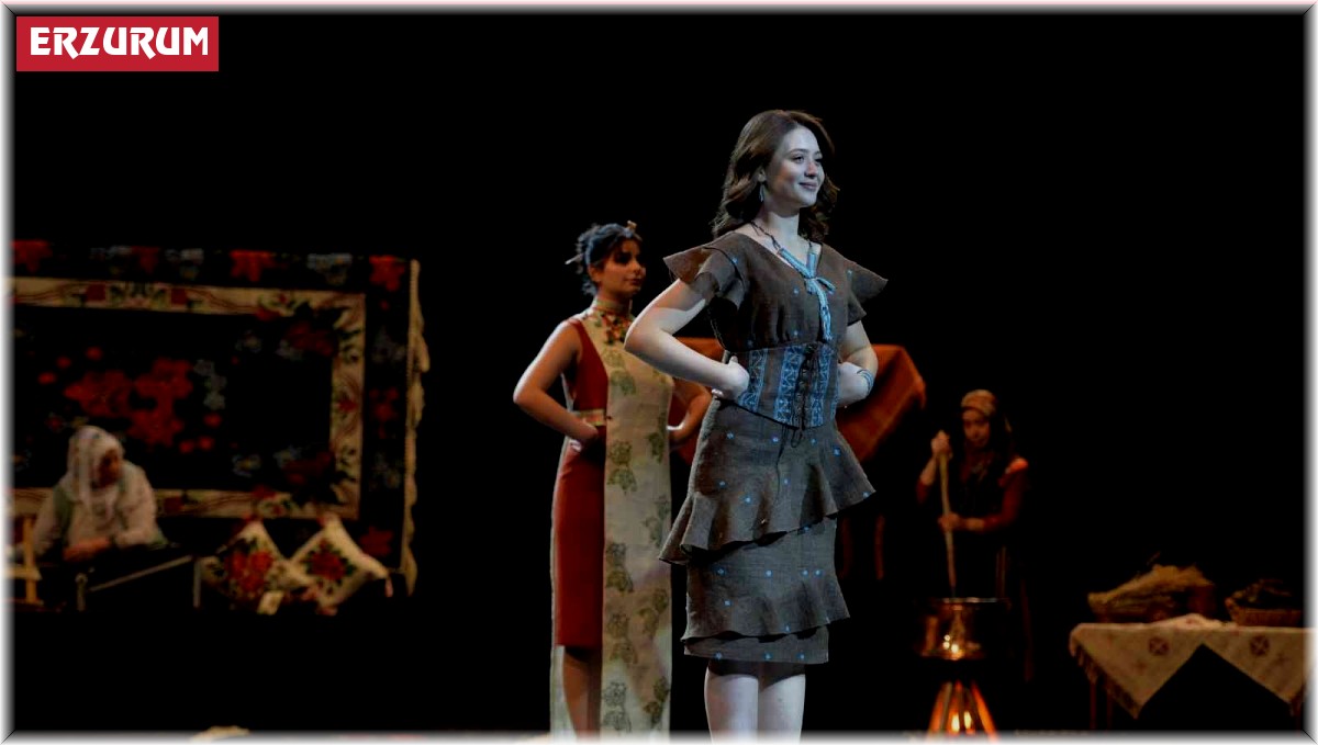 Ehram kumaşından yapılan kıyafetler vatandaşlardan alkış topladı