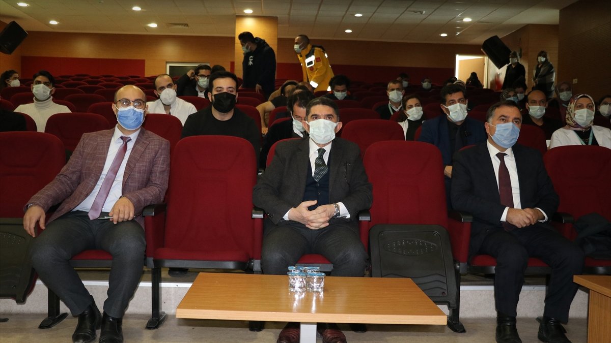 Ekrem Çelebi Açıkladı: Ağrı'ya 244 Doktor, 15 Ambulans ve 17 Sağlık Projesi