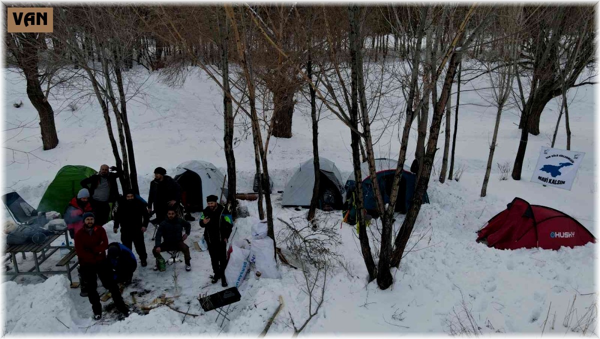 Eksi 10 derece soğukta kamp keyfi