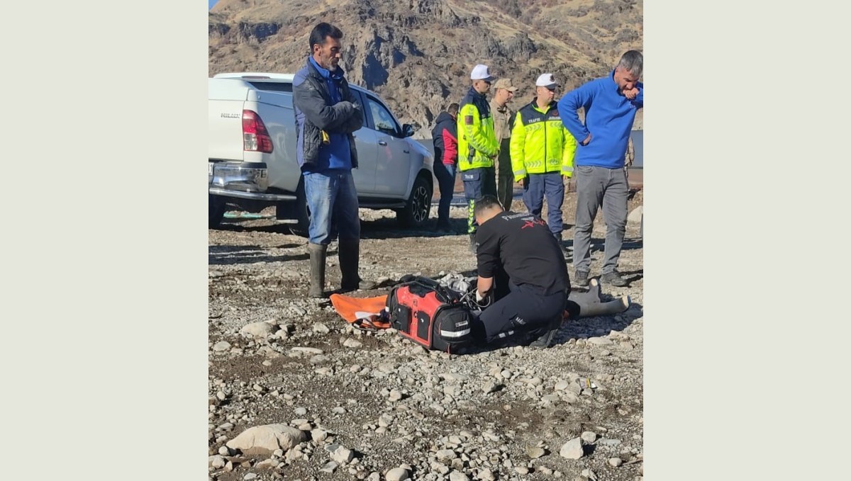 El freni açılan pikap baraja düştü: Kadın mühendis hayatını kaybetti