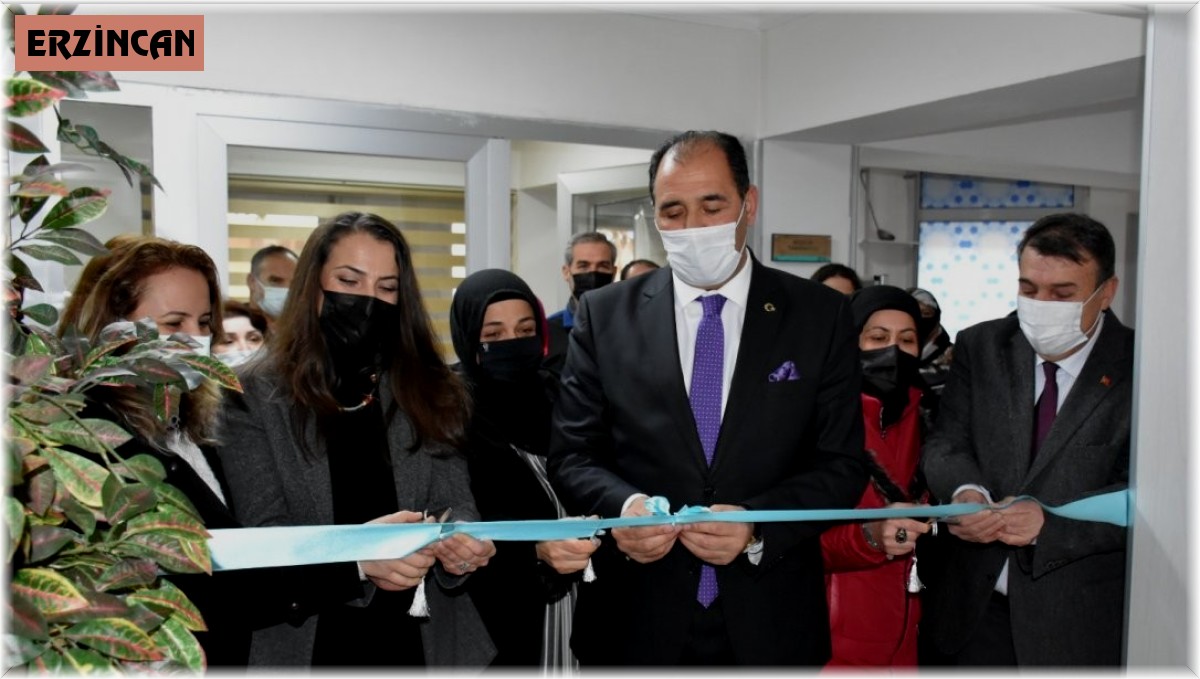 El sanatları alanındaki kurslarda ortaya çıkan ürünlerin yer aldığı sergi düzenlendi