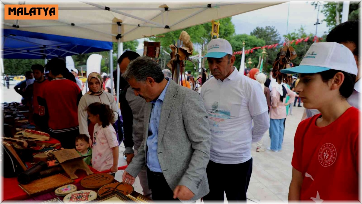 El sanatları sergisine ilgi