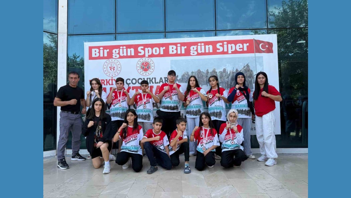 Elazığ'a Muay-Thai'de 7 madalya