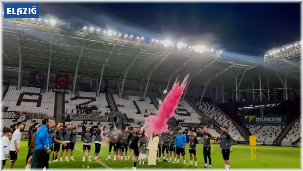 Elazığ Atatürk Stadyumu'nda sürpriz parti