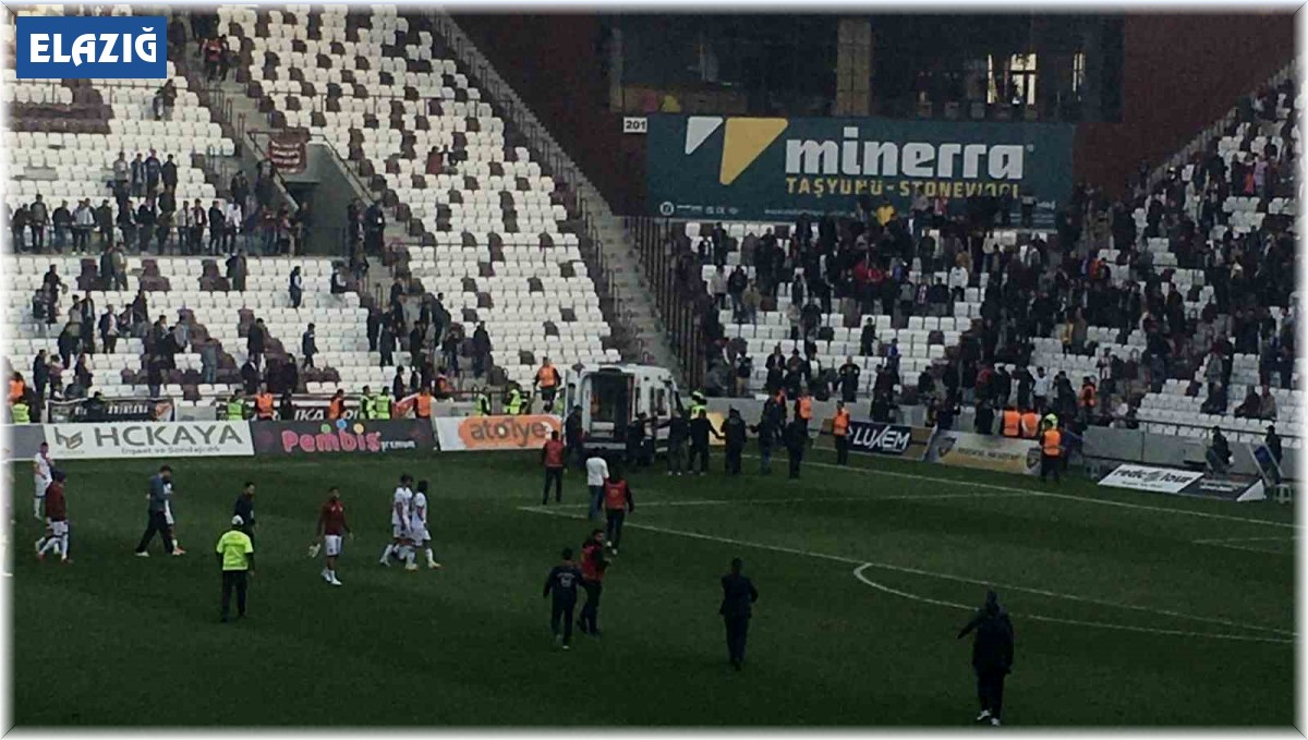 Elazığ Atatürk Stadyumu zemini zarar gördü