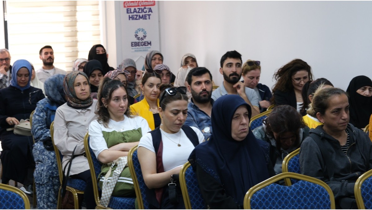 Elazığ Belediyesi "ailede ruh sağlığı" konulu söyleşi düzenledi