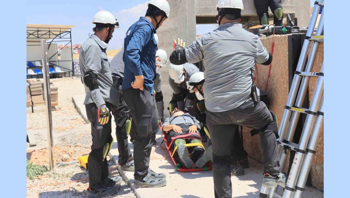 Elazığ Belediyesi arama kurtarma ekipleri, akreditasyon sınavına katıldı