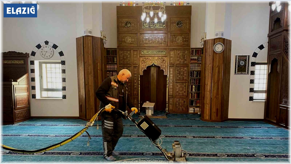 Elazığ Belediyesi camilerde Ramazan hazırlığını sürdürüyor