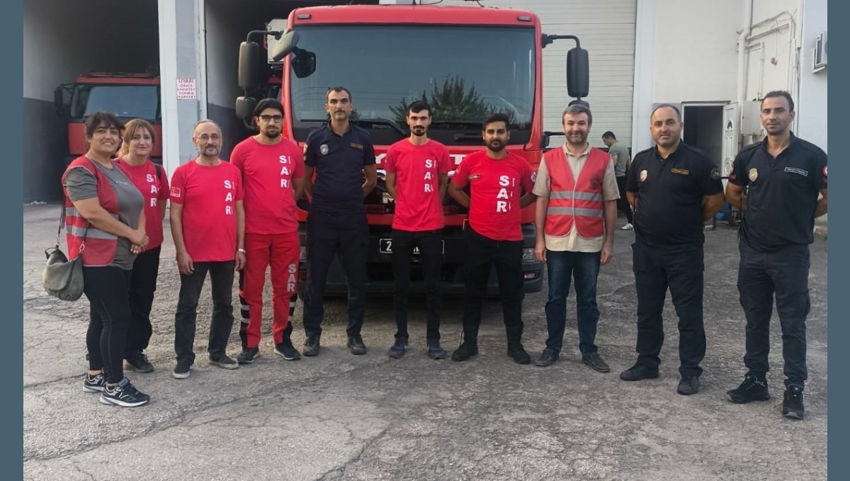 Elazığ belediyesi itfaiyesinden sar ekibine destek eğitimi