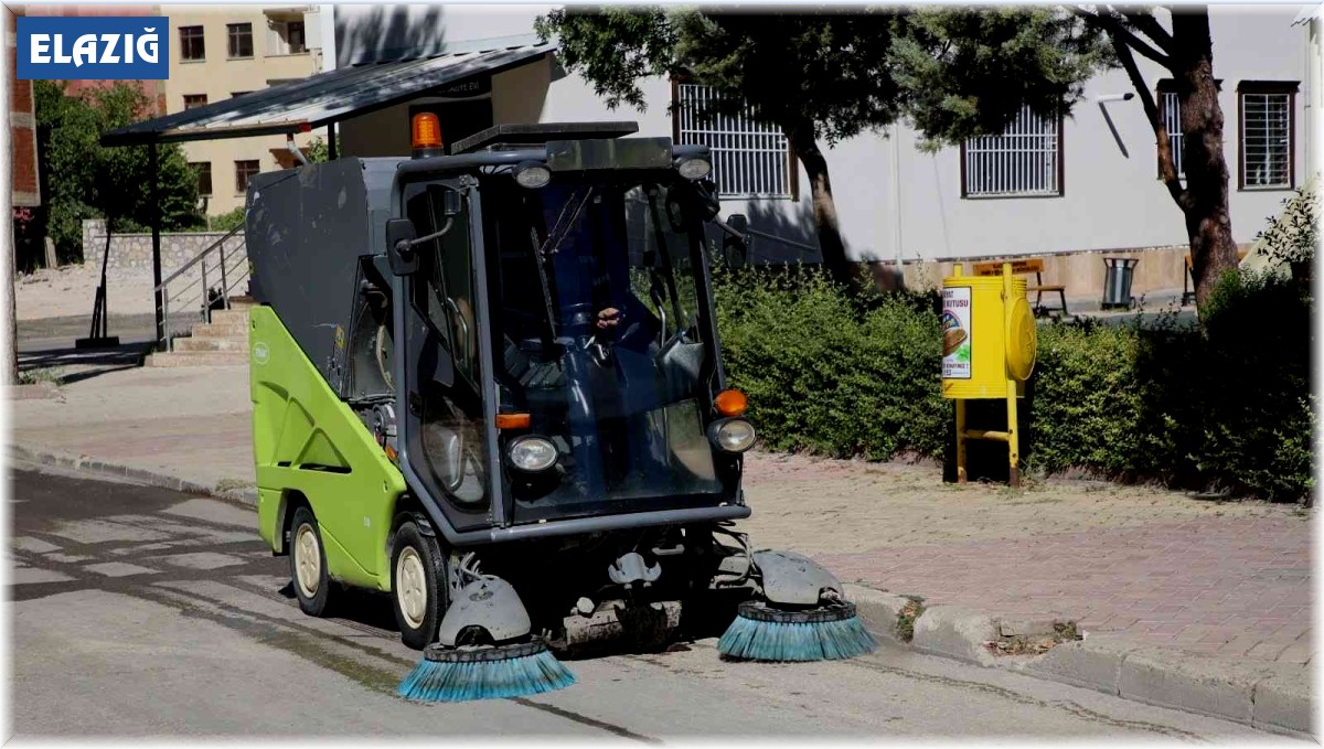 Elazığ Belediyesi şehir genelinde hijyen çalışmalarını sürdürüyor