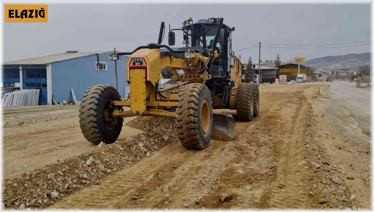 Elazığ Belediyesi yol yapım çalışmalarını sürdürüyor