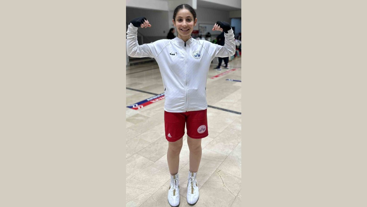 Elazığ Belediyespor boksörü Elif Naz, milli takım kampında