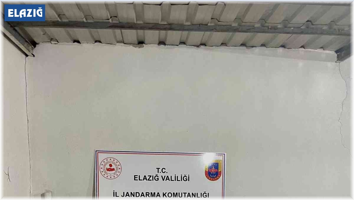 Elazığ'da 1 ton kıyılmış kaçak tütün ele geçirildi