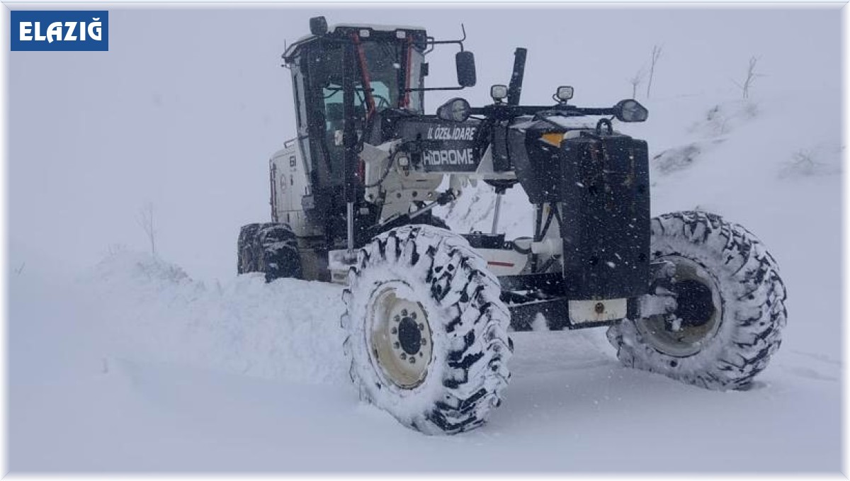Elazığ'da 109 köy yolu açıldı, 89'unda çalışma sürüyor