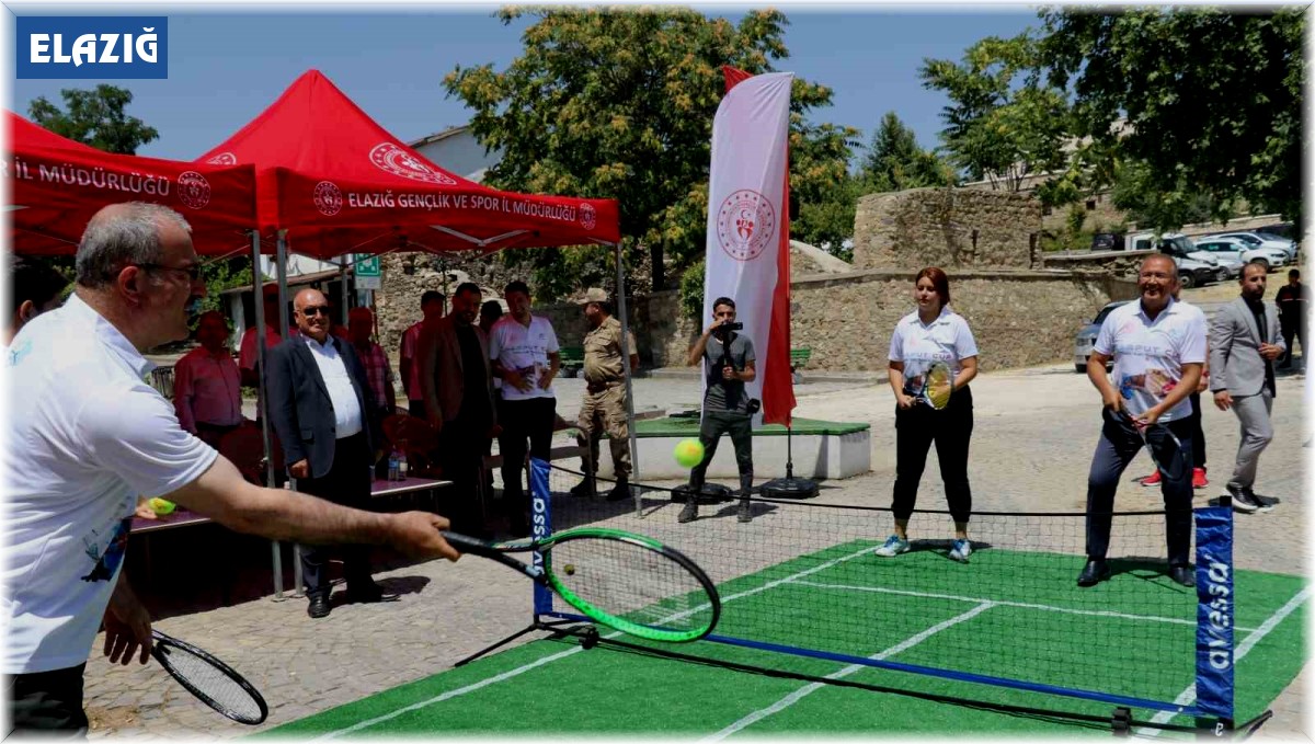 Elazığ'da 115 tenisçinin katılımıyla ilk ulusal tenis turnuvasının startı verildi