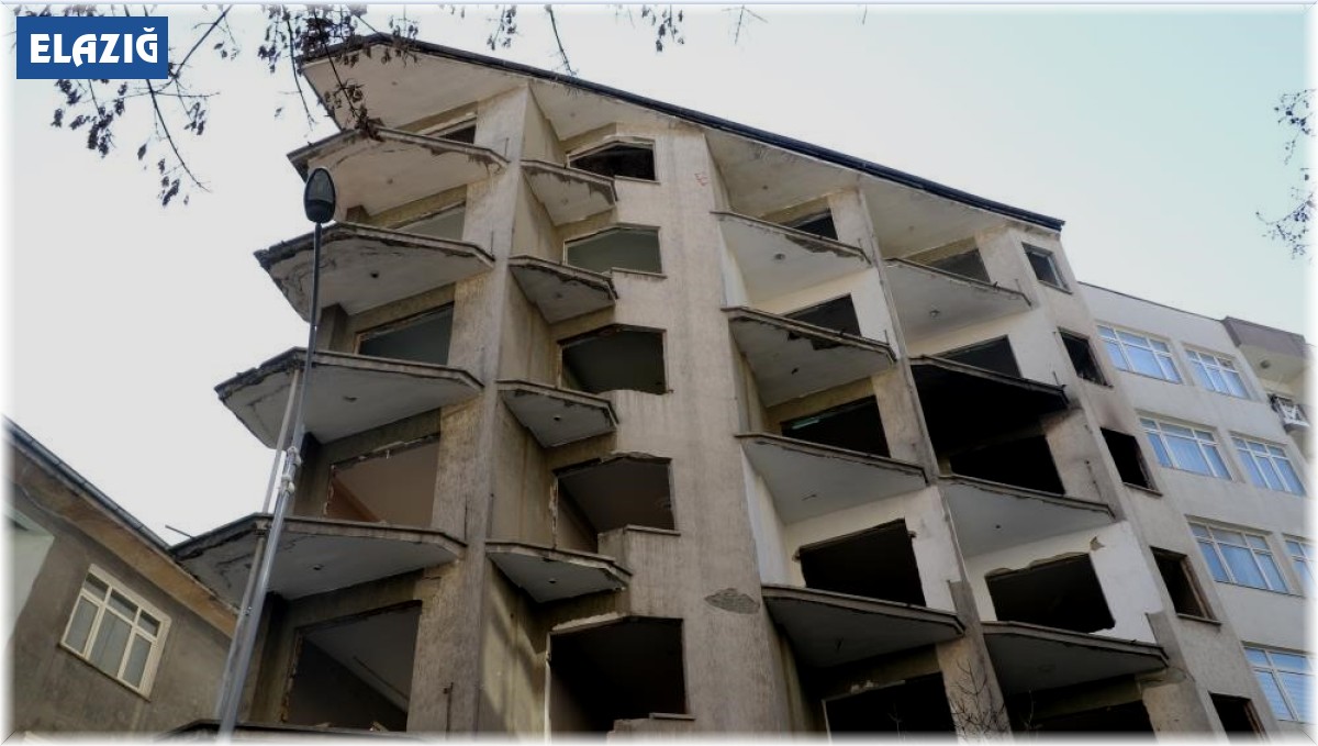 Elazığ'da 14 bin 698 bina incelendi: 3 bin 309 bina ağır hasarlı