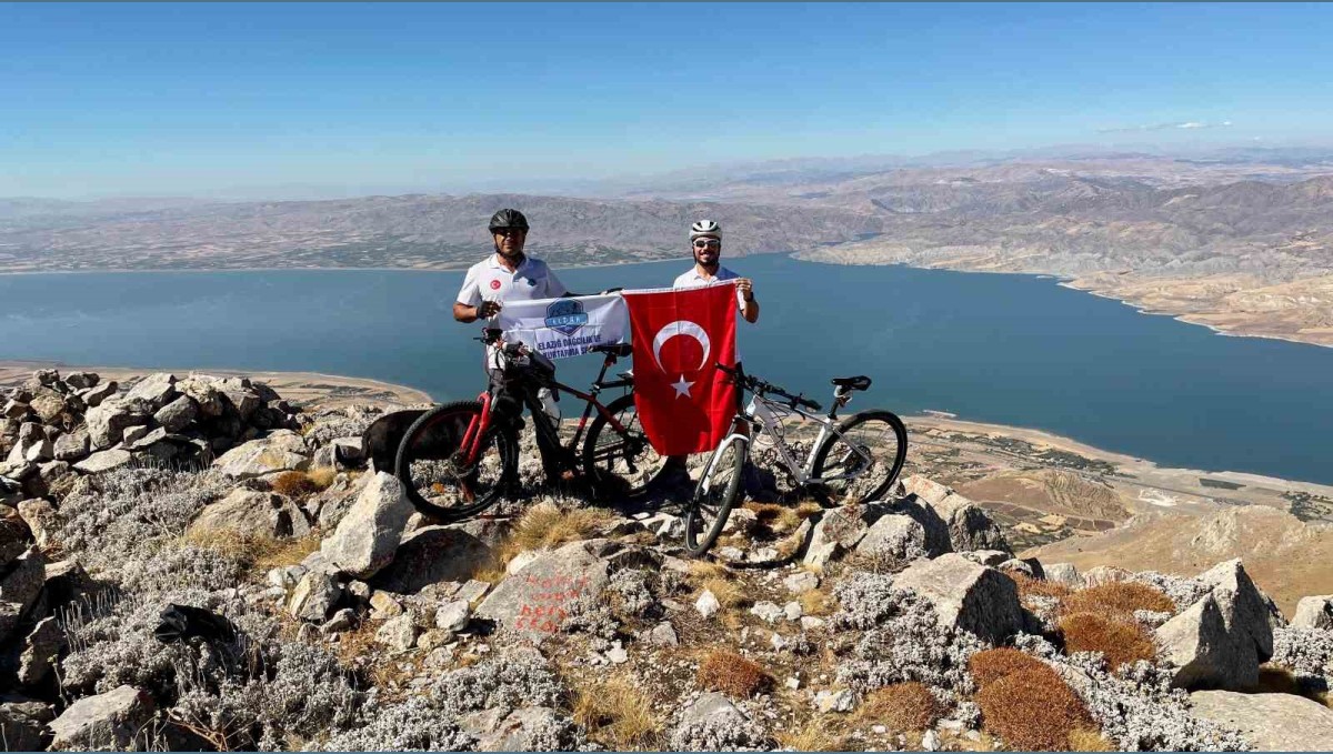 Elazığ'da 2 bin 100 metrelik Mastar Dağı'na bisiklet tırmanışı