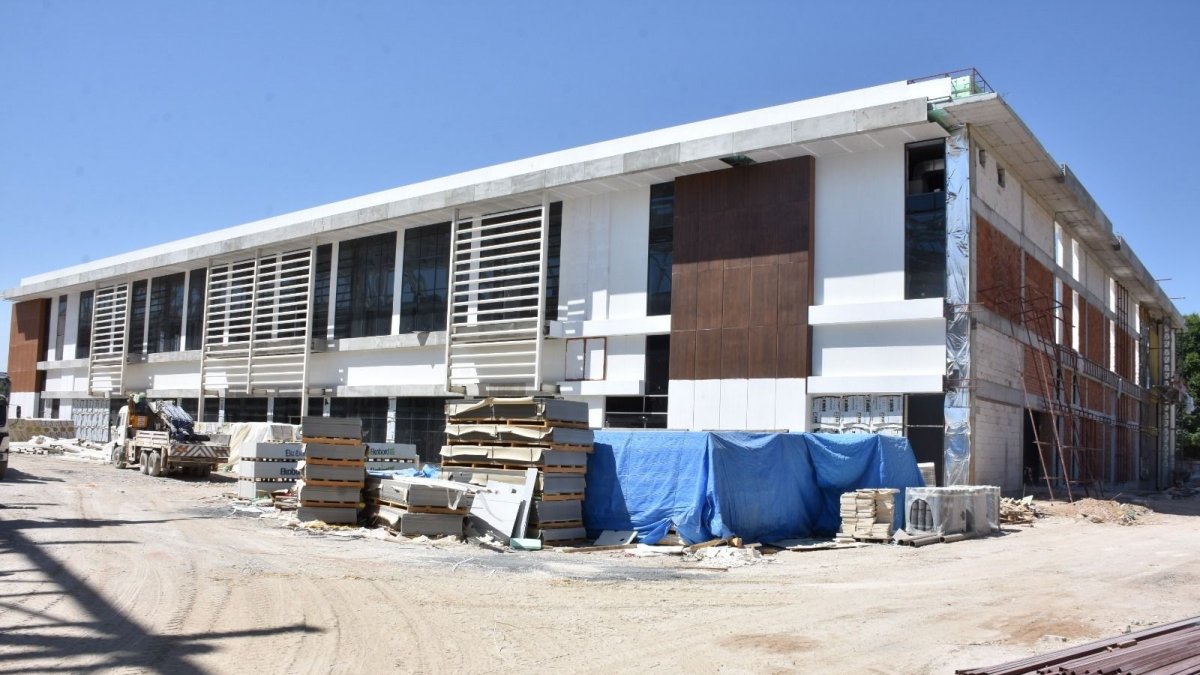 Elazığ'da 2 bin 600 kişilik spor salonu yükseliyor