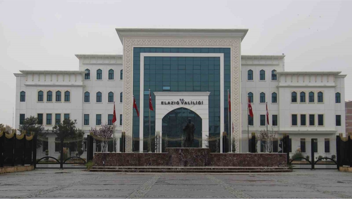 Elazığ'da 2 vali yardımcısı ve 9 kaymakam değişti