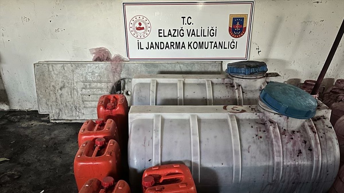 Elazığ'da 2,6 ton kaçak şarap ele geçirildi