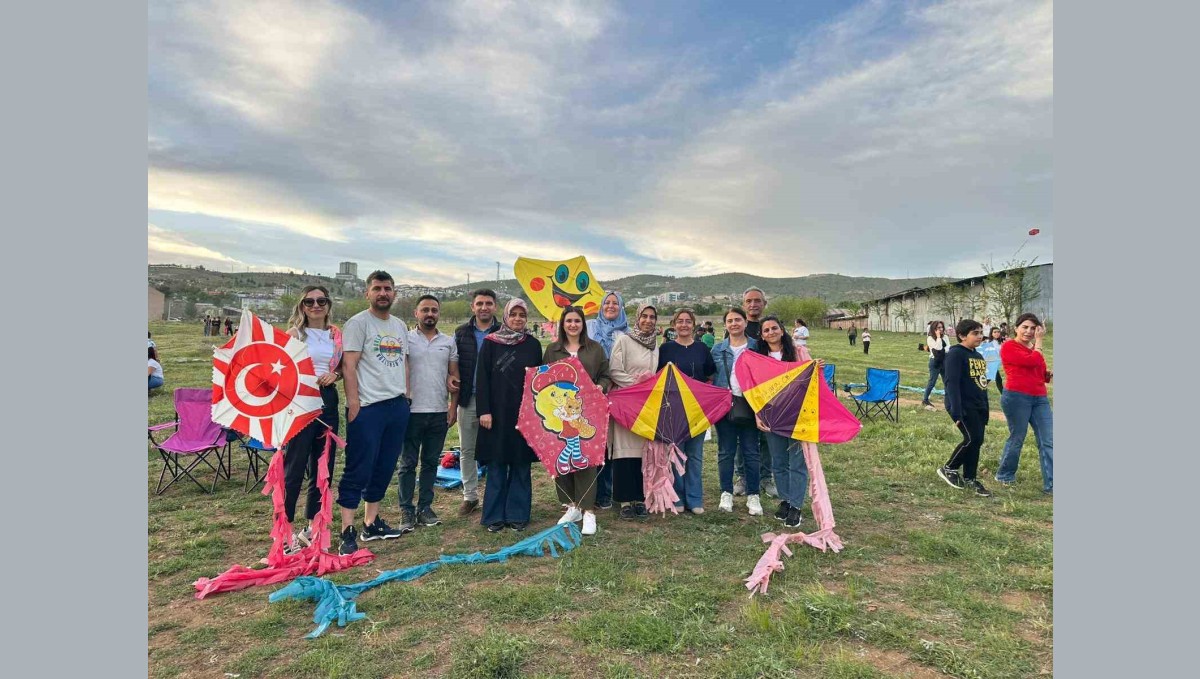 Elazığ'da 3. geleneksel uçurtma şenliği