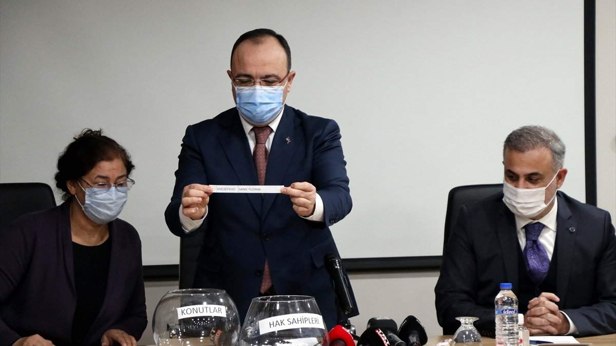 Elazığ'da 341 deprem konutu için kura çekildi